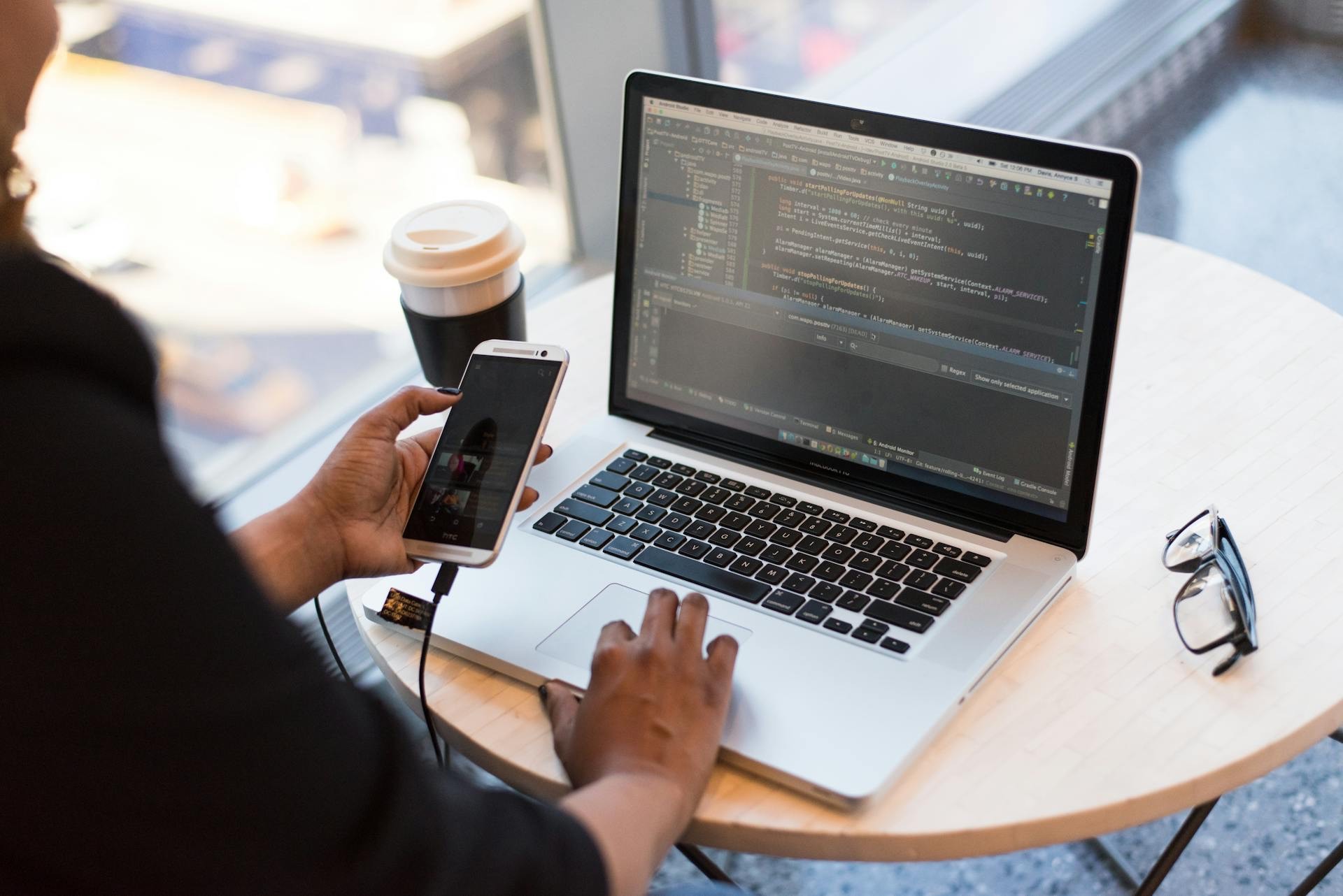 Keunggulan Software House Dibandingkan Belajar Sendiri