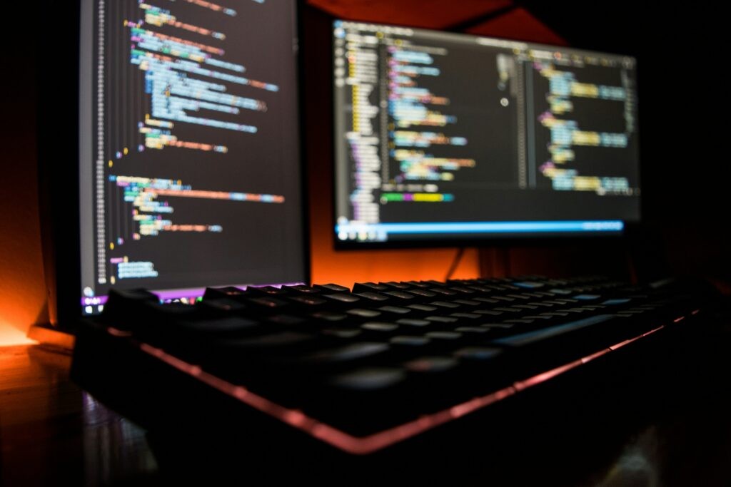 Mengapa Bisnis Lebih Memilih Website Custom Dibanding Template